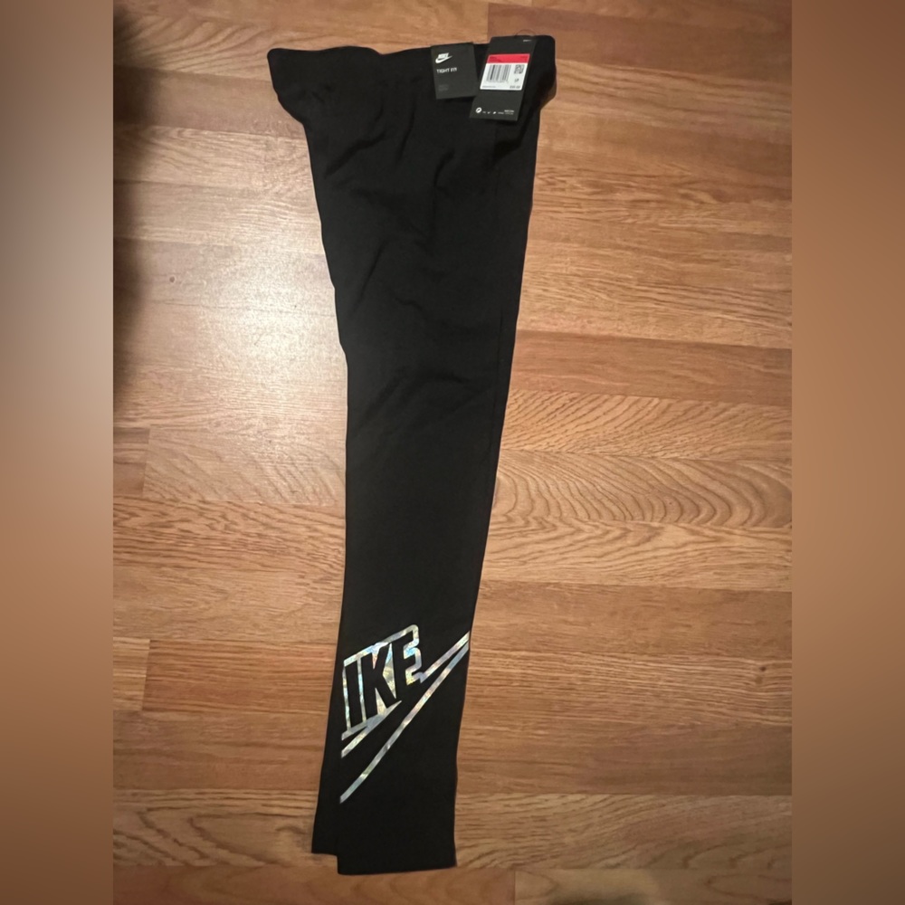 Girls Nike tight fit leggings